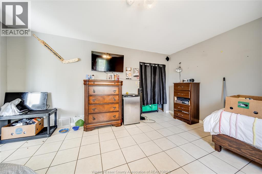 122 TALBOT STREET South - 20