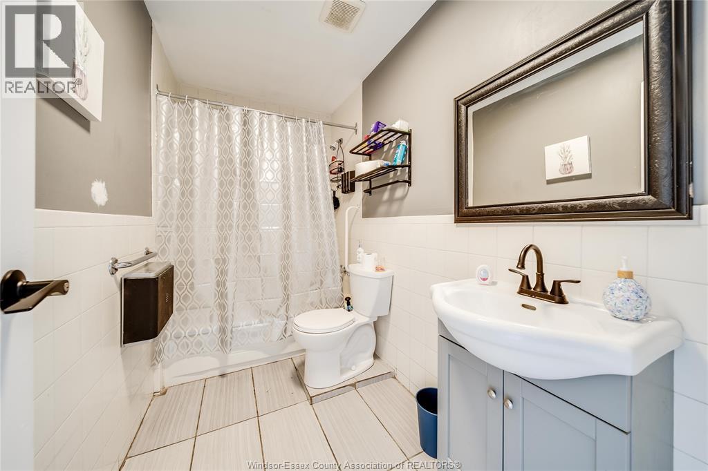 122 TALBOT STREET South - 21