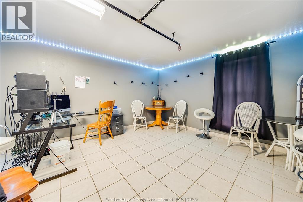 122 TALBOT STREET South - 23