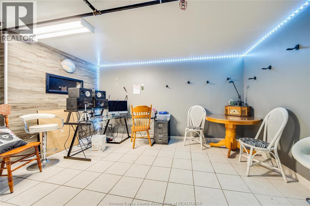 122 TALBOT STREET South - 24