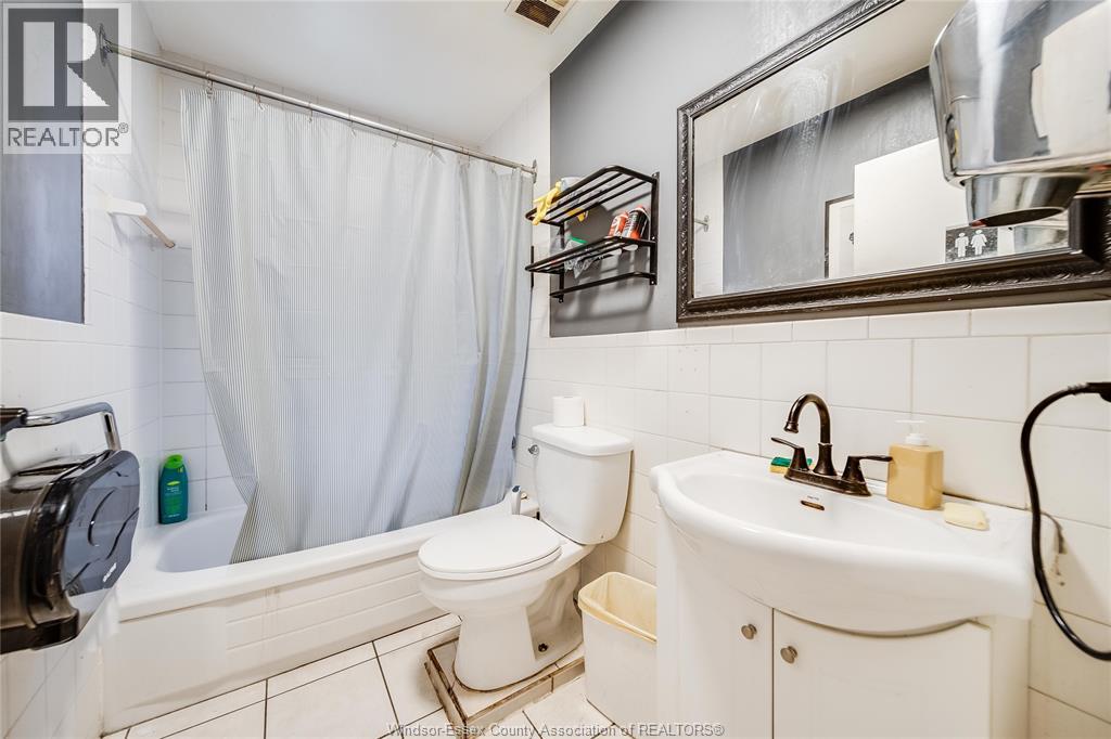 122 TALBOT STREET South - 28