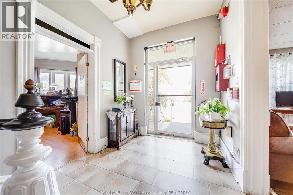 122 TALBOT STREET South - 4