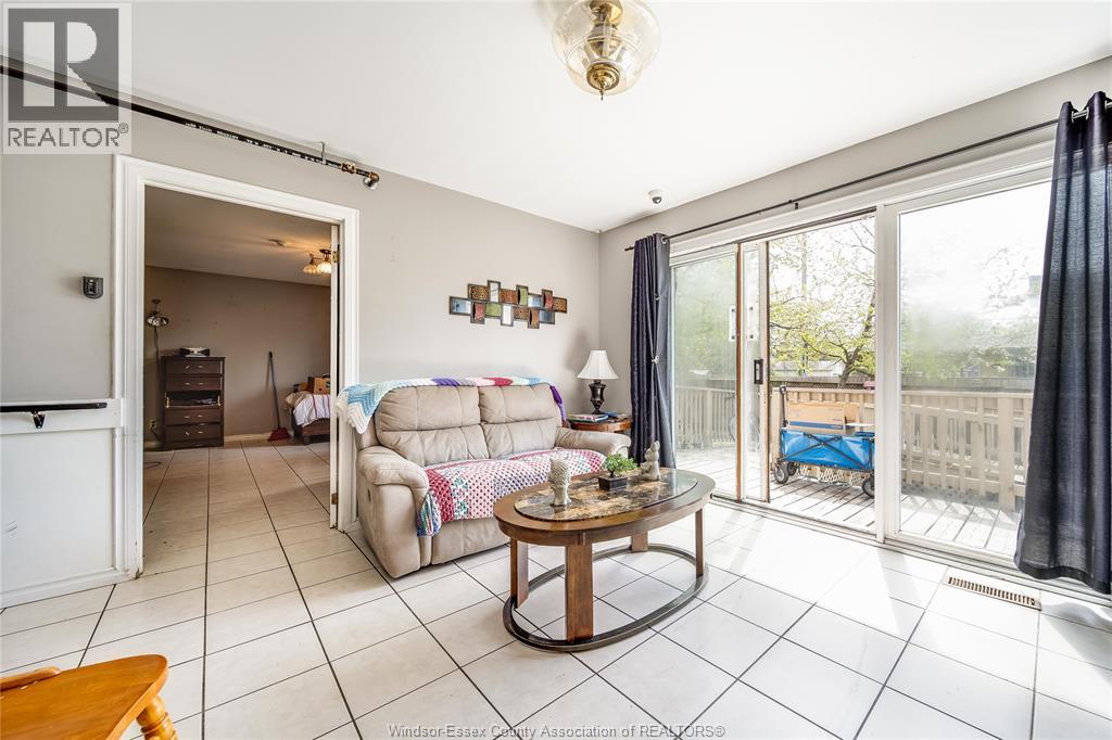 122 TALBOT STREET South - 9