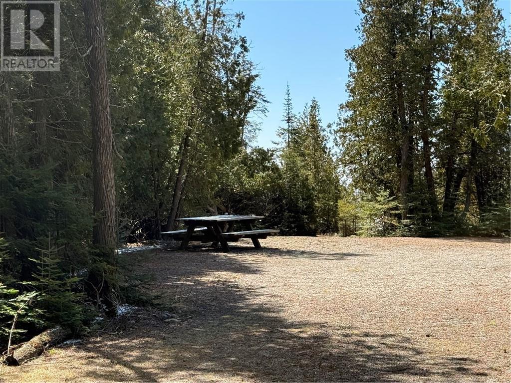 715 Lake Huron Drive, Spring  Bay, Manitoulin Island, Ontario, P0P2B0 — Photo 3
