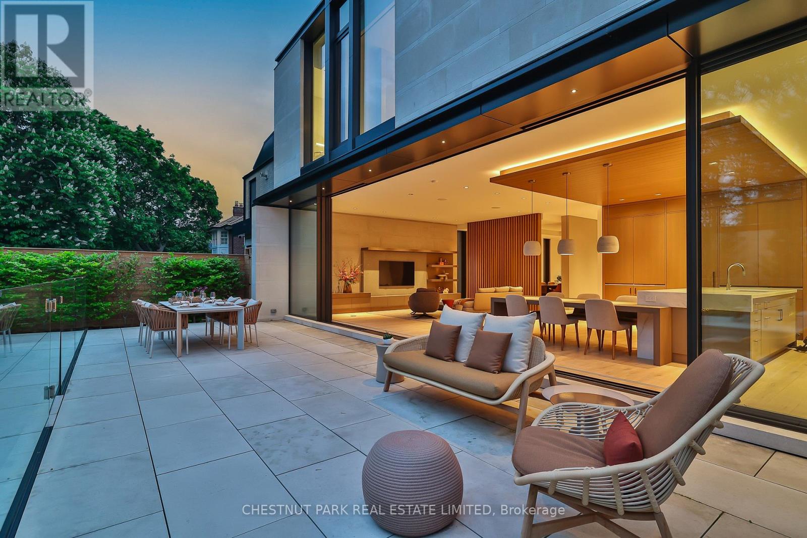50 TEDDINGTON PARK AVENUE - 22
