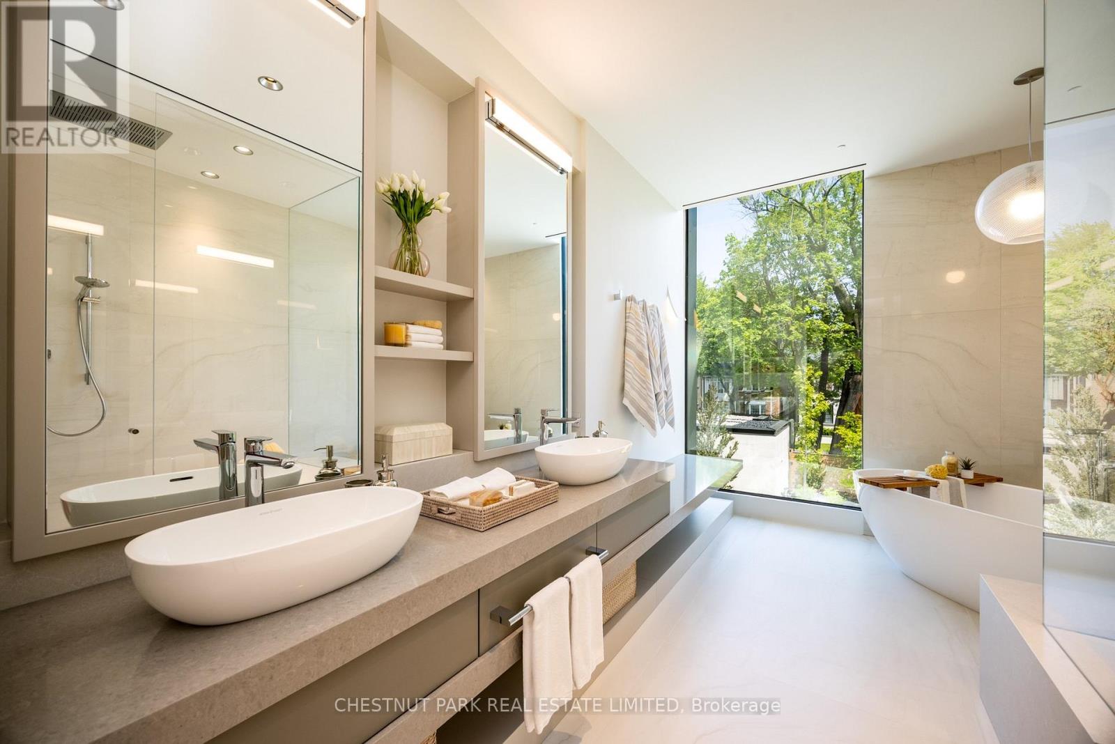 50 TEDDINGTON PARK AVENUE - 28