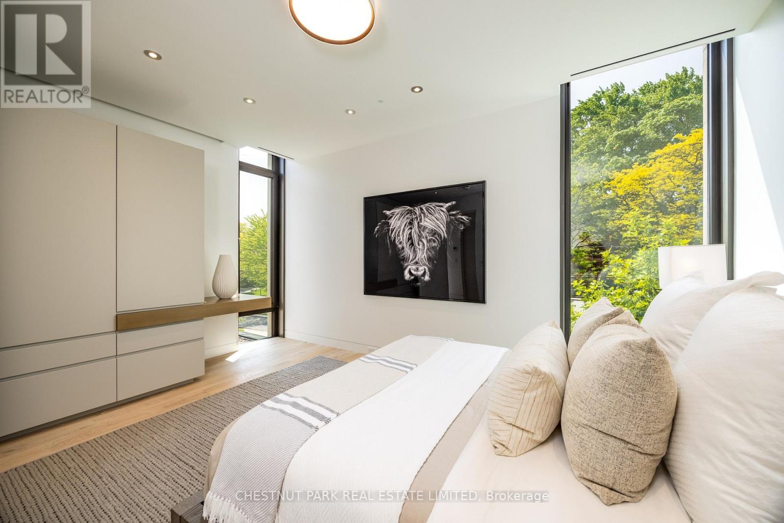 50 TEDDINGTON PARK AVENUE - 31