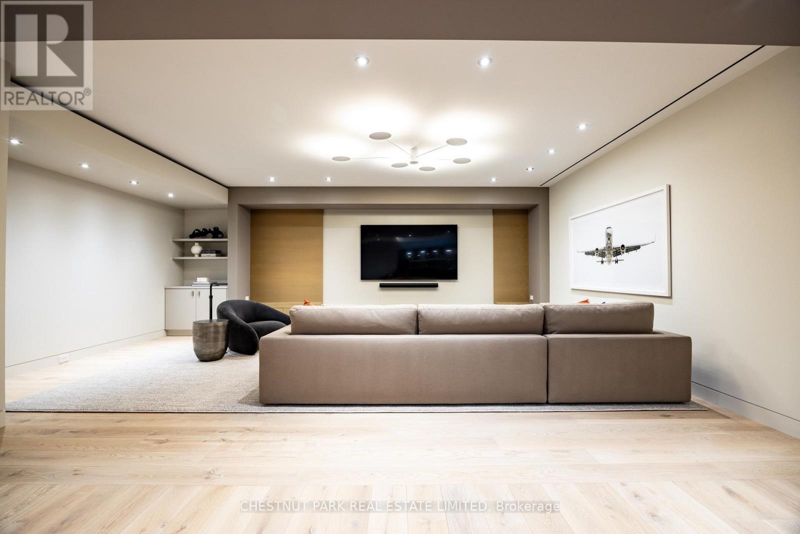 50 TEDDINGTON PARK AVENUE - 37