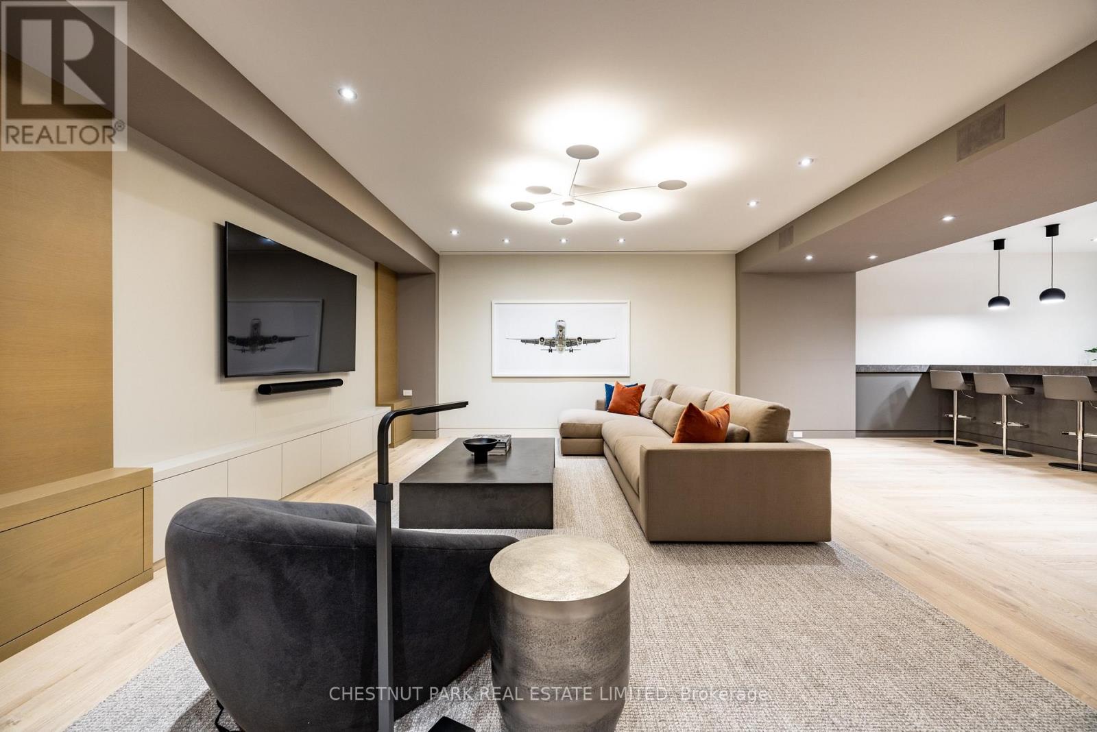 50 TEDDINGTON PARK AVENUE - 38