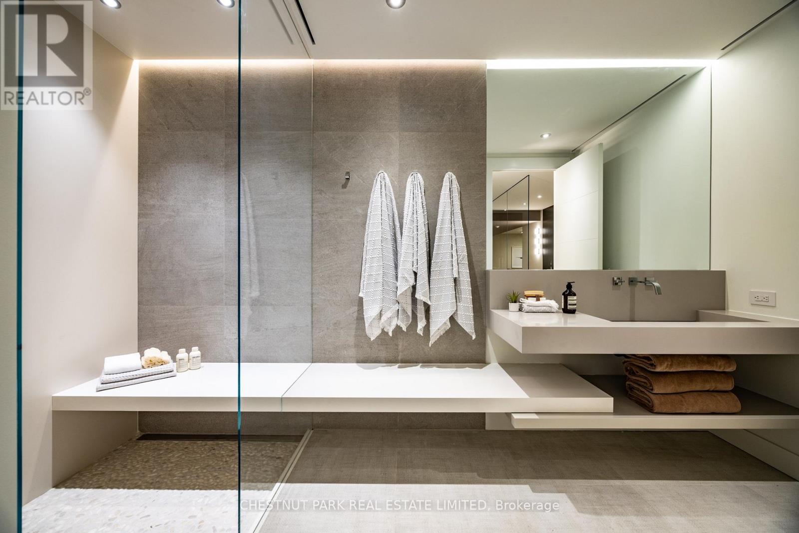 50 TEDDINGTON PARK AVENUE - 41