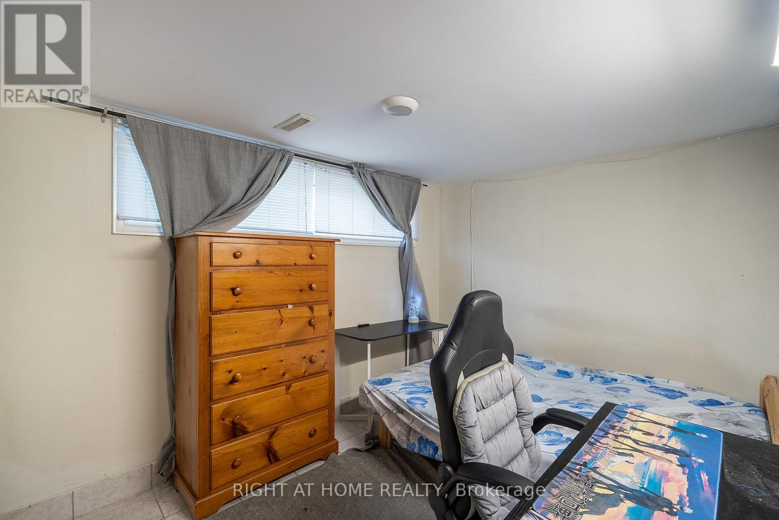 76 HABITANT DRIVE - 20