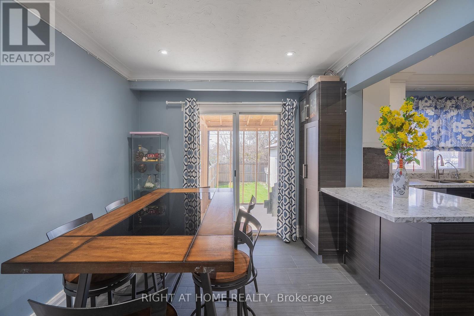 76 HABITANT DRIVE - 6