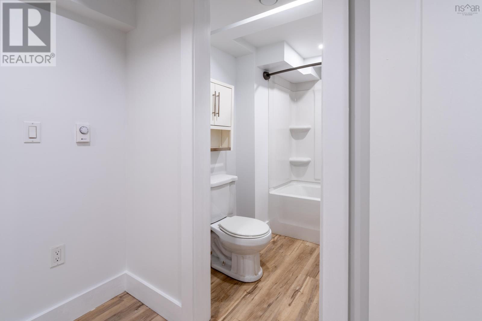 Property 32 of 49 of 5447 Rector Street