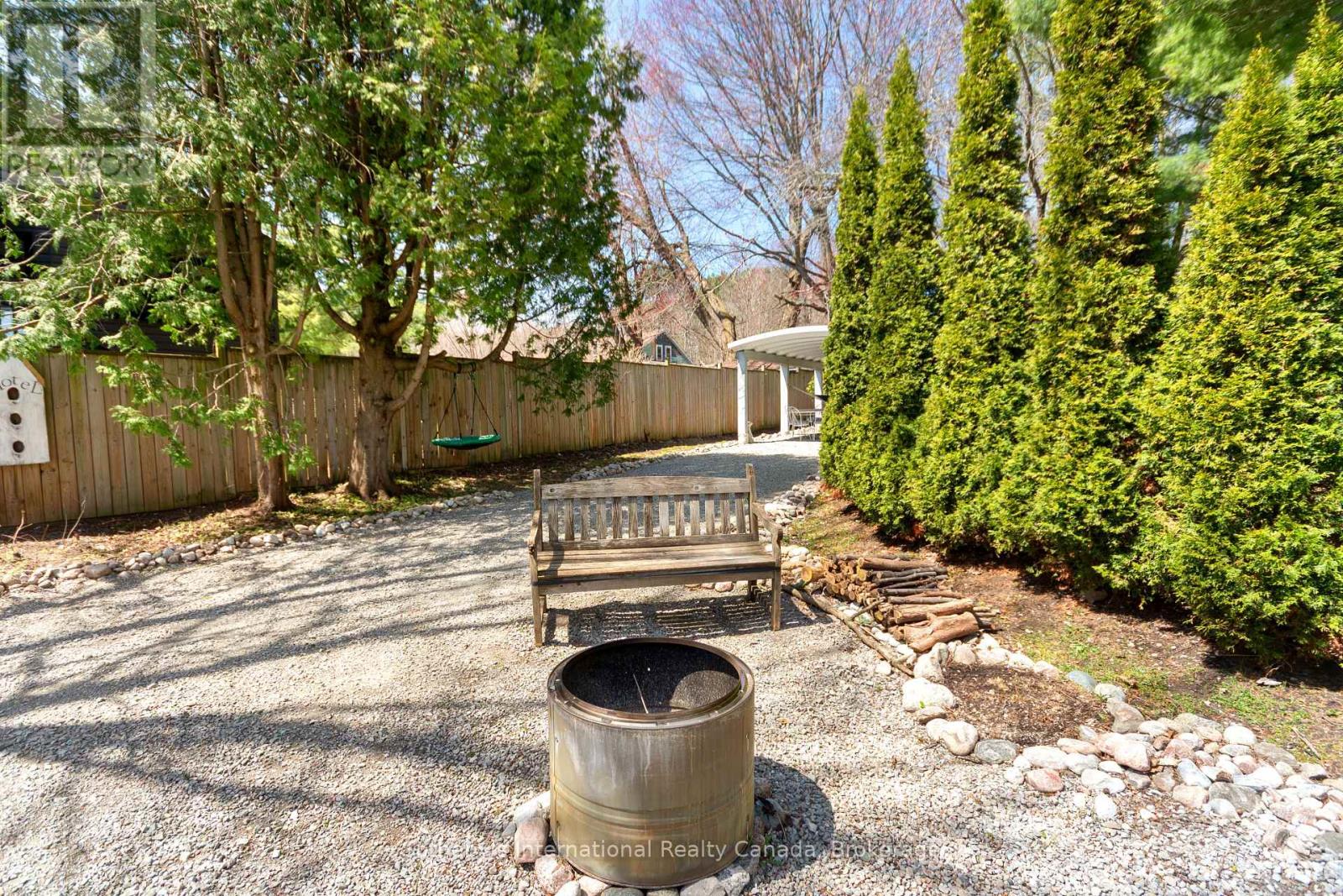 604 CHAMPLAIN ROAD - 44