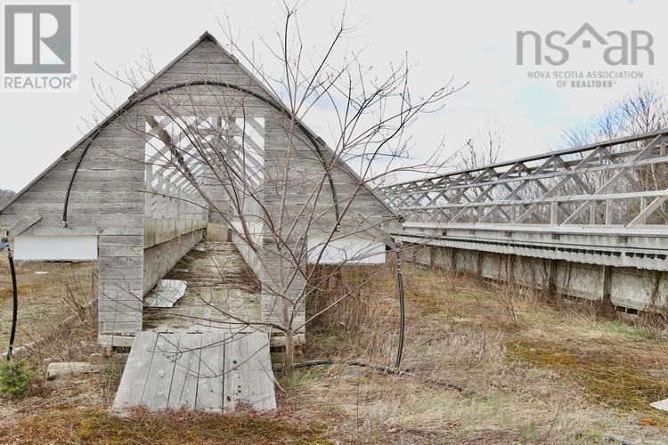 Property 22 of 24 of 1253 Hilltown Road