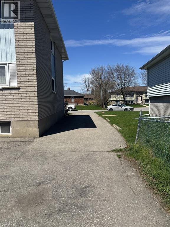 71 ALBEMARLE Street, Brantford, Ontario, N3S4N8 — Photo 3