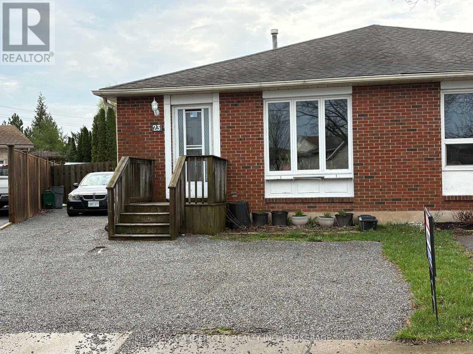 23 POPLAR CRESCENT - 1
