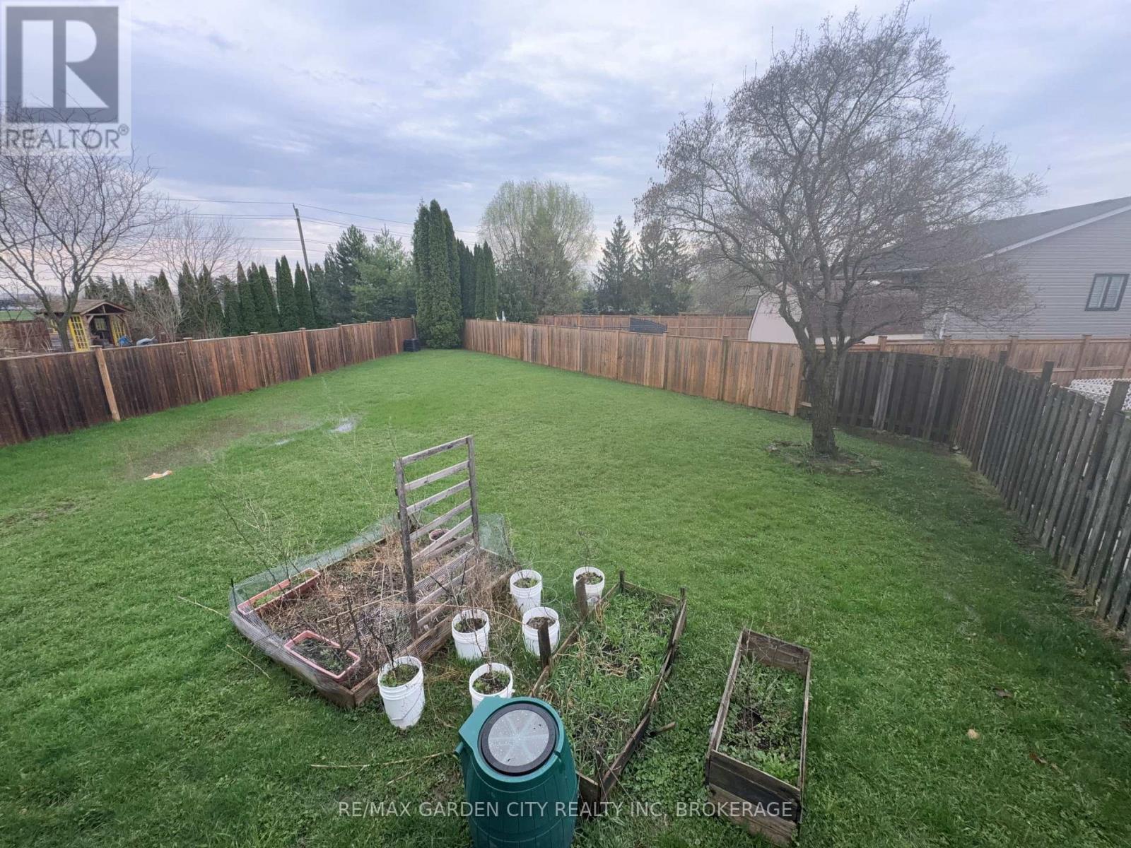 23 POPLAR CRESCENT - 15