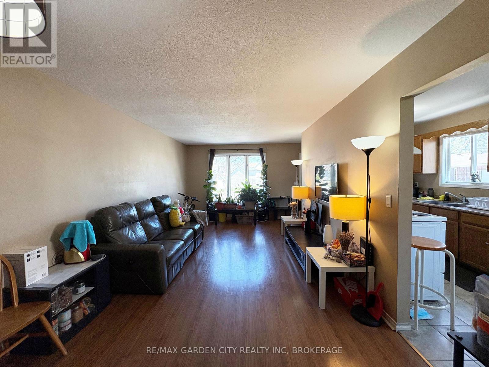 23 POPLAR CRESCENT - 2