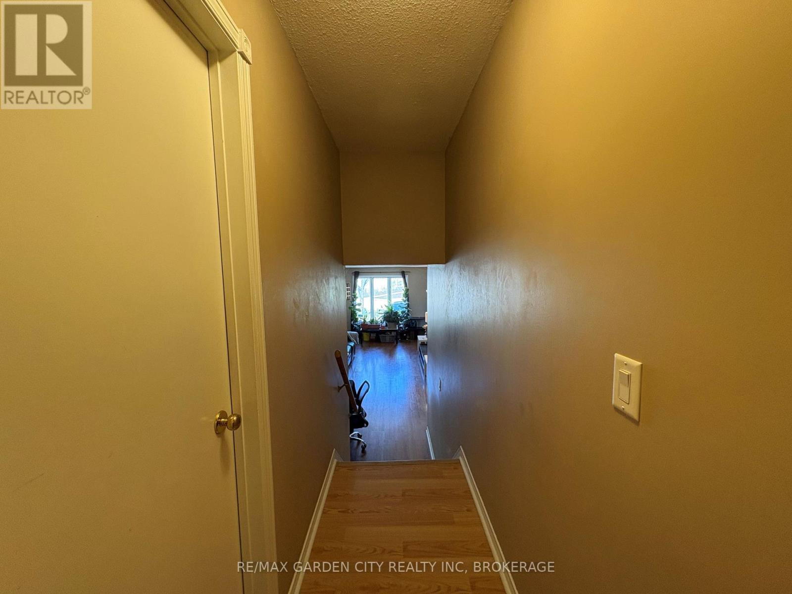 23 POPLAR CRESCENT - 8