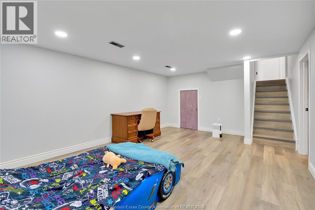 655 ROSELAND DRIVE South — photo 21