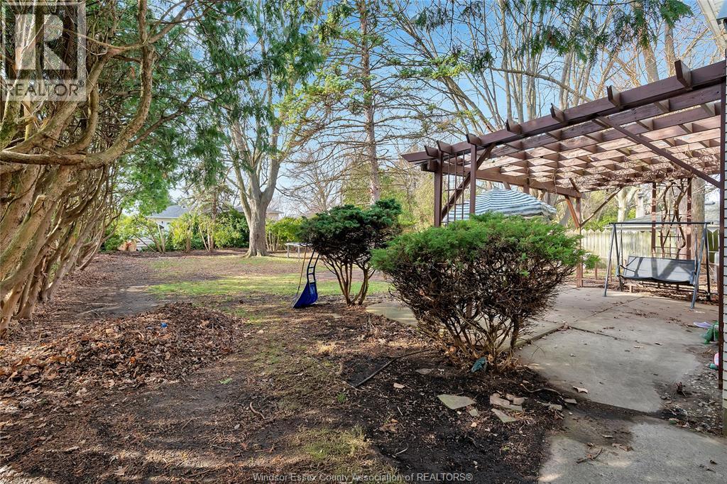655 ROSELAND DRIVE South — photo 29