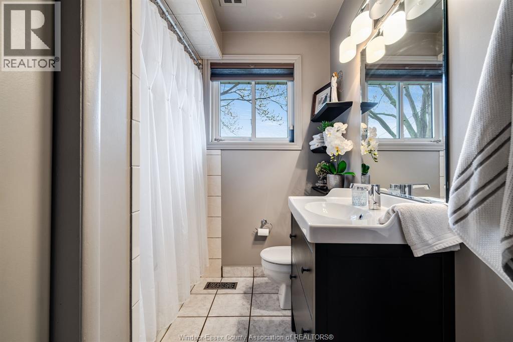 1654 Fairlea CRESCENT - 14