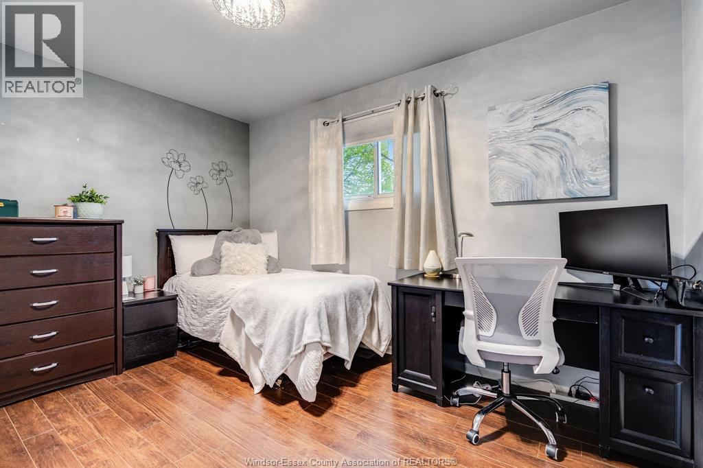 1654 Fairlea CRESCENT - 16