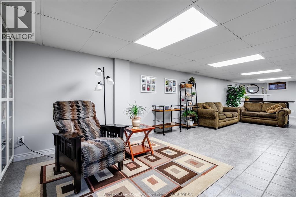 1654 Fairlea CRESCENT - 21