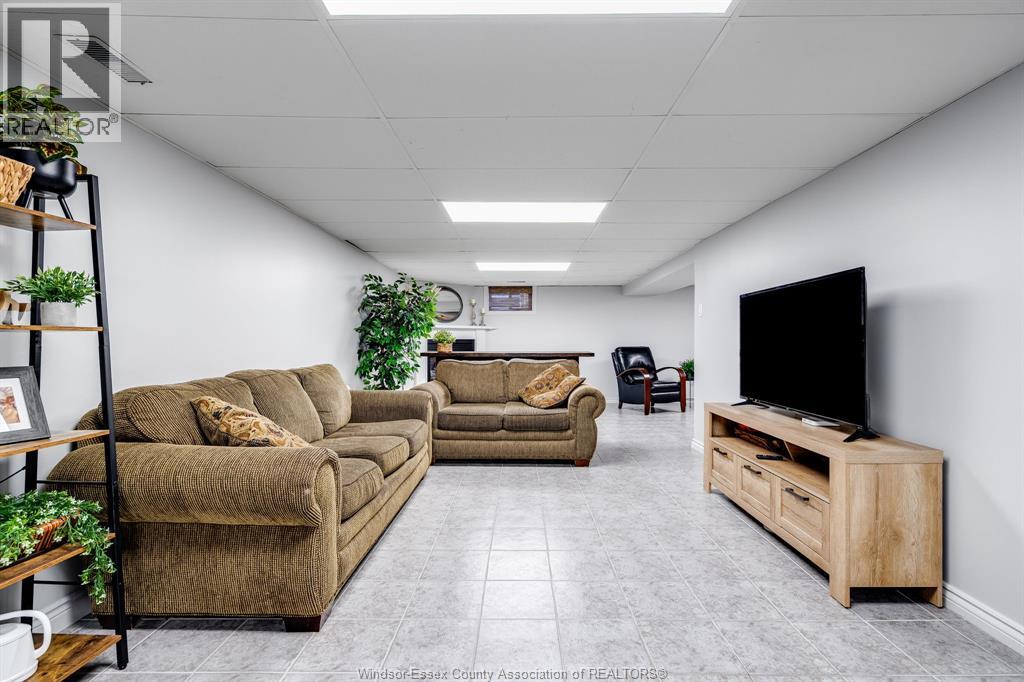 1654 Fairlea CRESCENT - 23