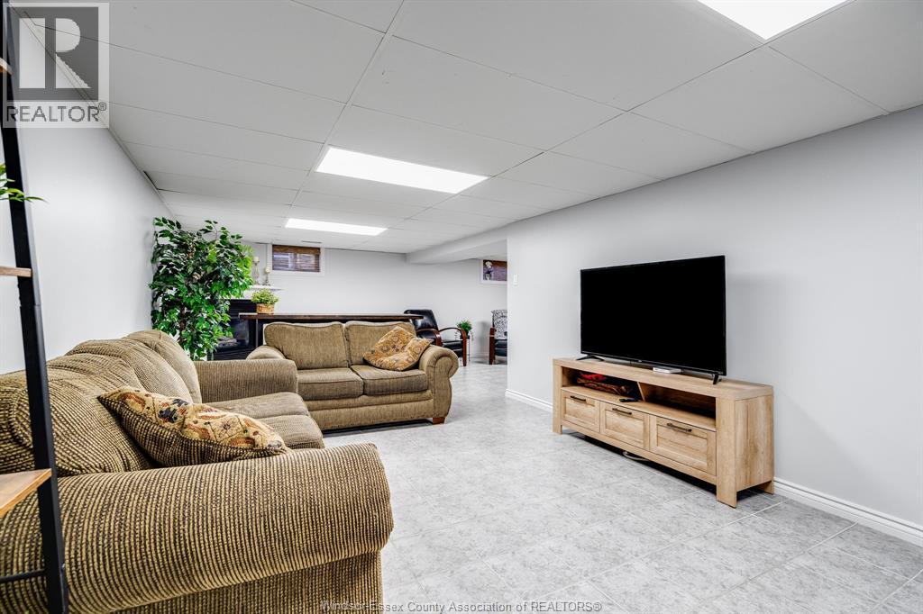 1654 Fairlea CRESCENT - 24
