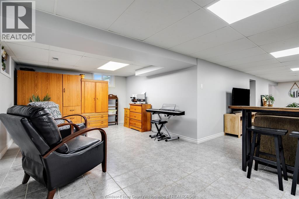 1654 Fairlea CRESCENT - 28
