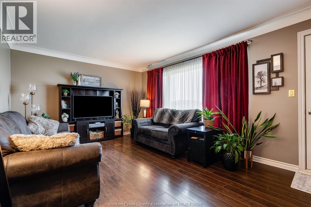 1654 Fairlea CRESCENT - 3