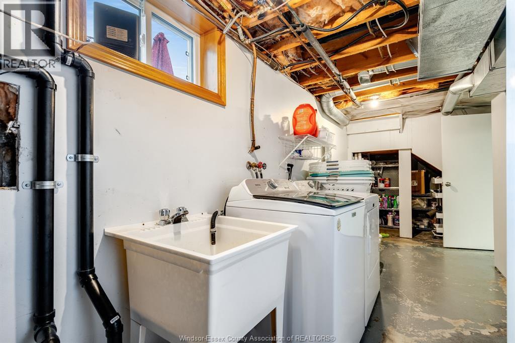 1654 Fairlea CRESCENT - 32