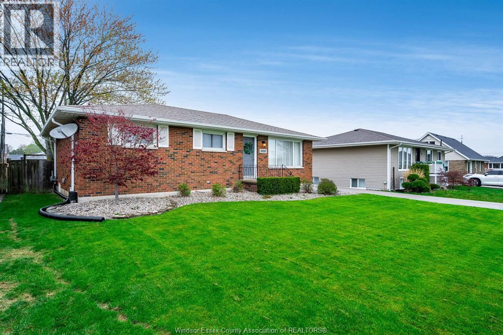 1654 Fairlea CRESCENT - 33