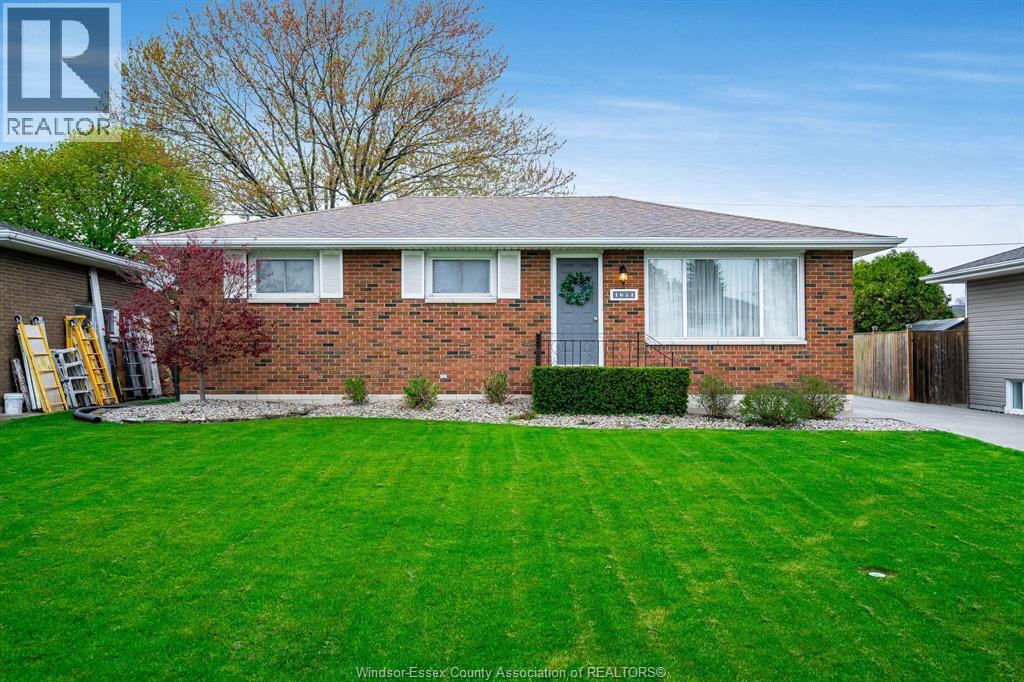 1654 Fairlea CRESCENT - 34