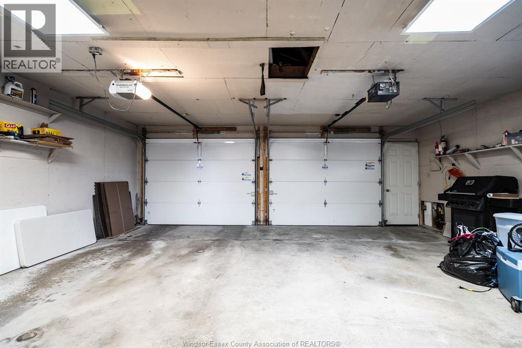 1654 Fairlea CRESCENT - 37