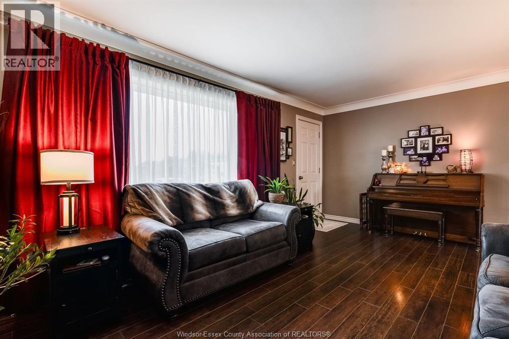 1654 Fairlea CRESCENT - 4