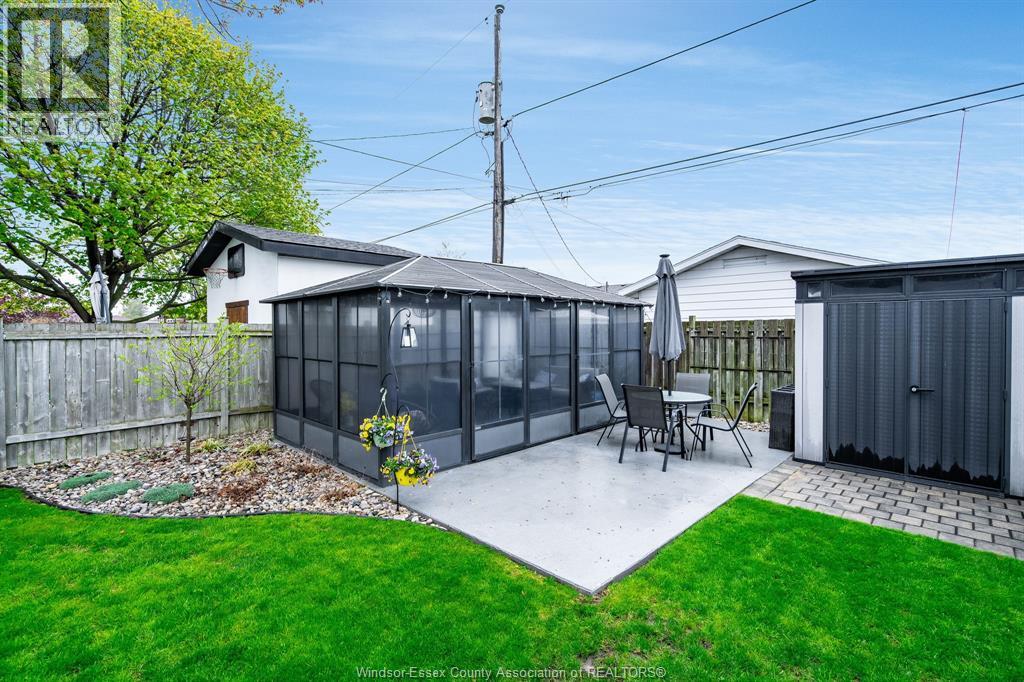 1654 Fairlea CRESCENT - 41