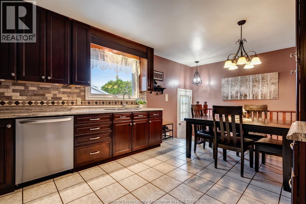 1654 Fairlea CRESCENT - 5