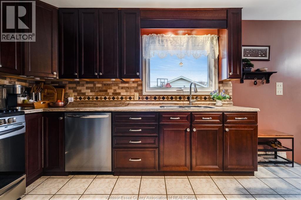 1654 Fairlea CRESCENT - 6