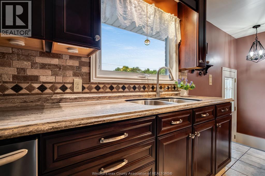 1654 Fairlea CRESCENT - 8