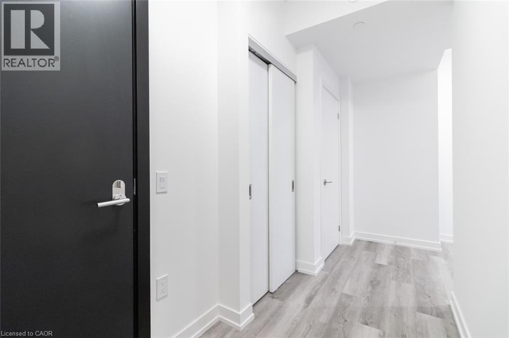 15 WELLINGTON Street S Unit# 2102, Kitchener, Ontario, N2G0E4 — Photo 5