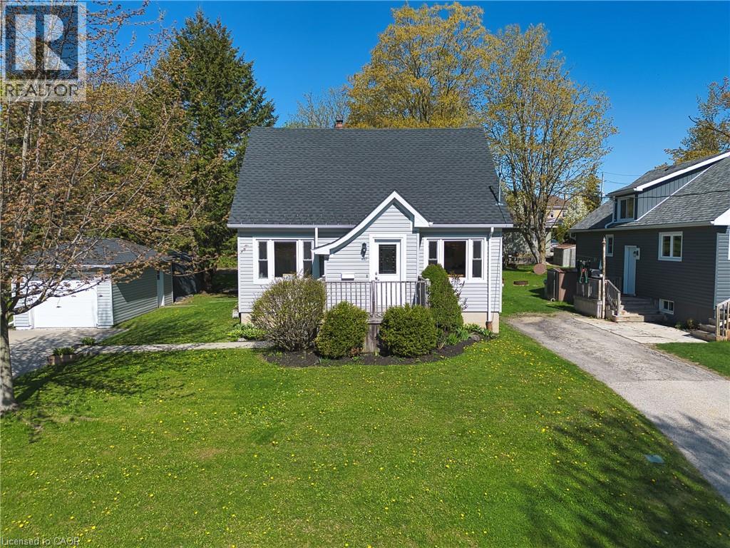 487 YORK Avenue N, Listowel, Ontario, N4W2X6 — Photo 2