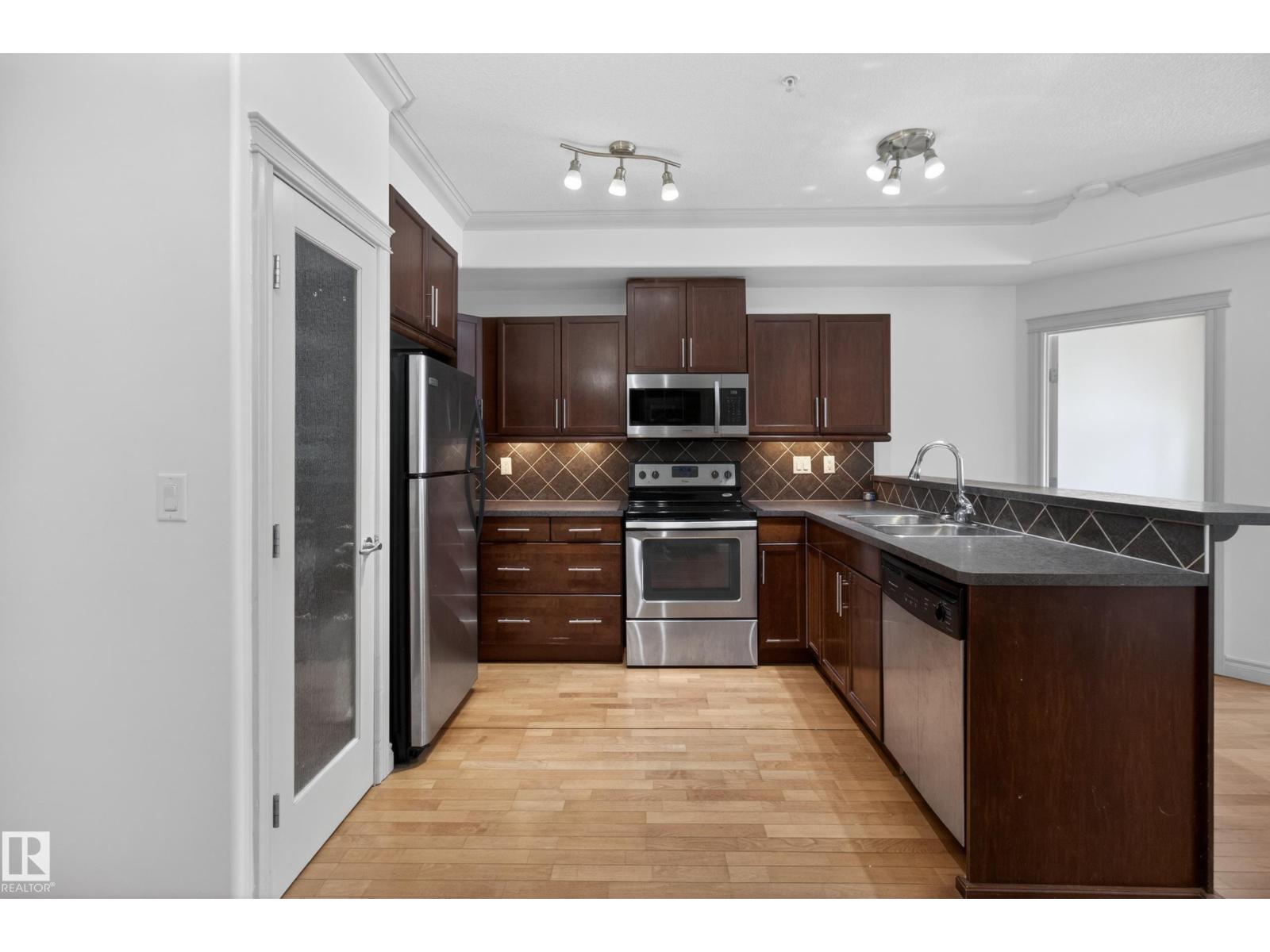 #105 10121 80 AV NW, Edmonton