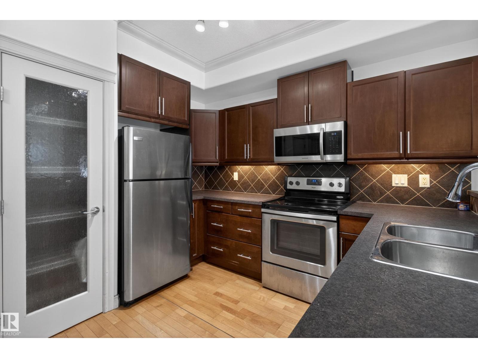 #105 10121 80 AV NW, Edmonton