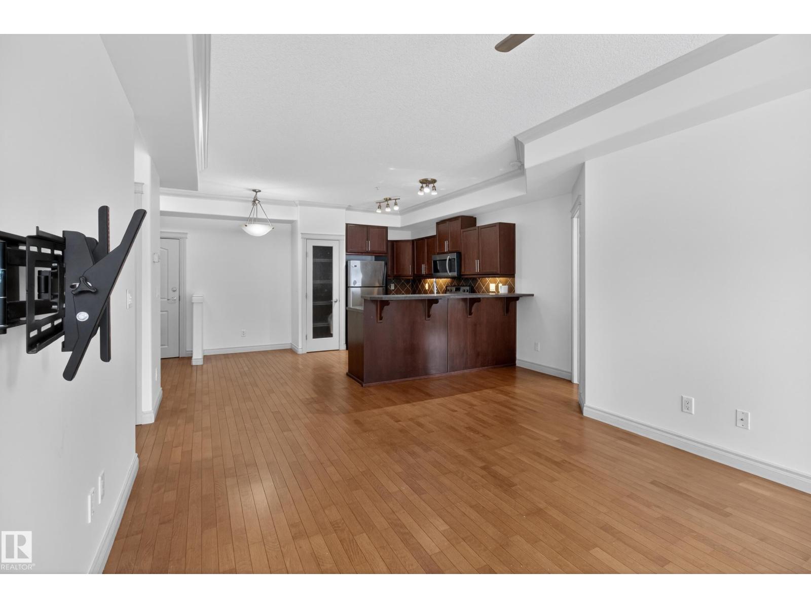 #105 10121 80 AV NW, Edmonton