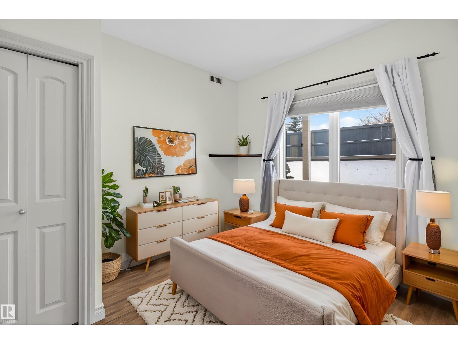 #105 10121 80 AV NW, Edmonton