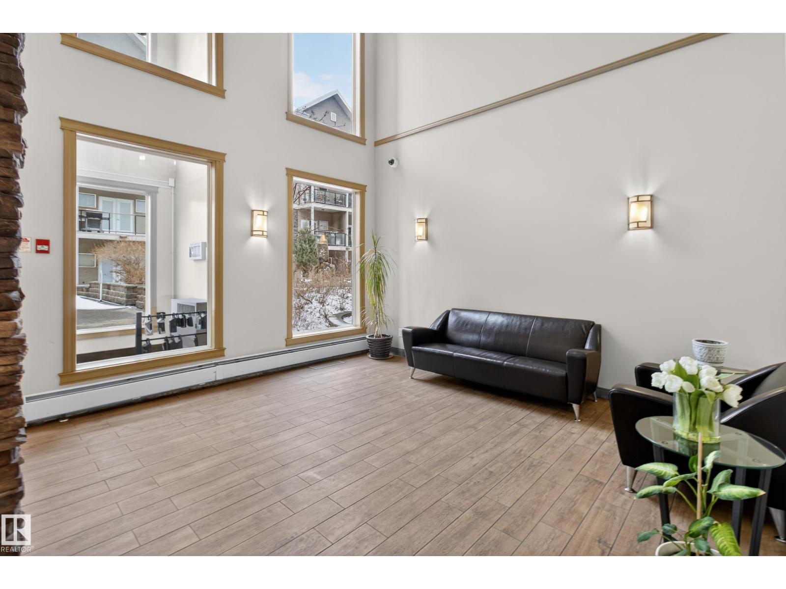 #105 10121 80 AV NW, Edmonton