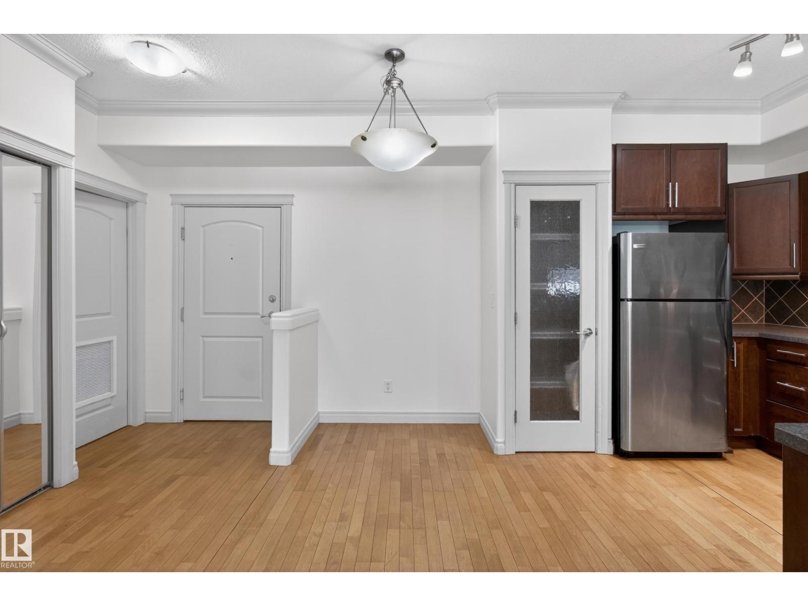 #105 10121 80 AV NW, Edmonton